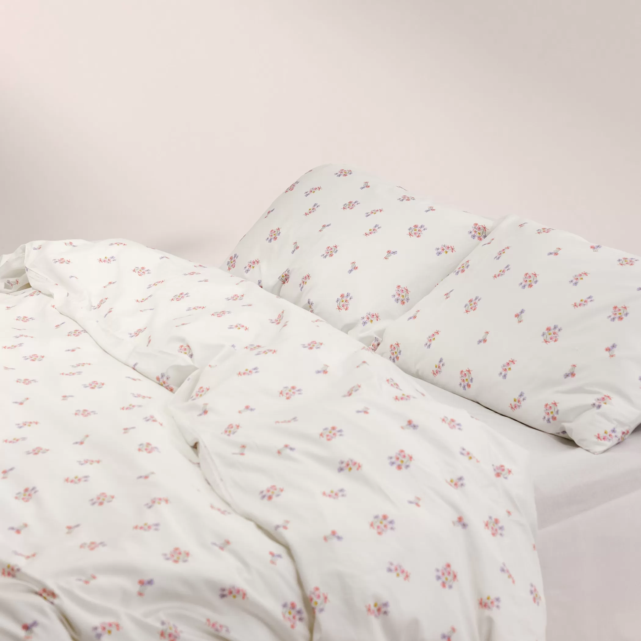 Breakfast Club | Accessories | Lounge Breakfast Club Duvet Cover - White Floral WhiteFloral