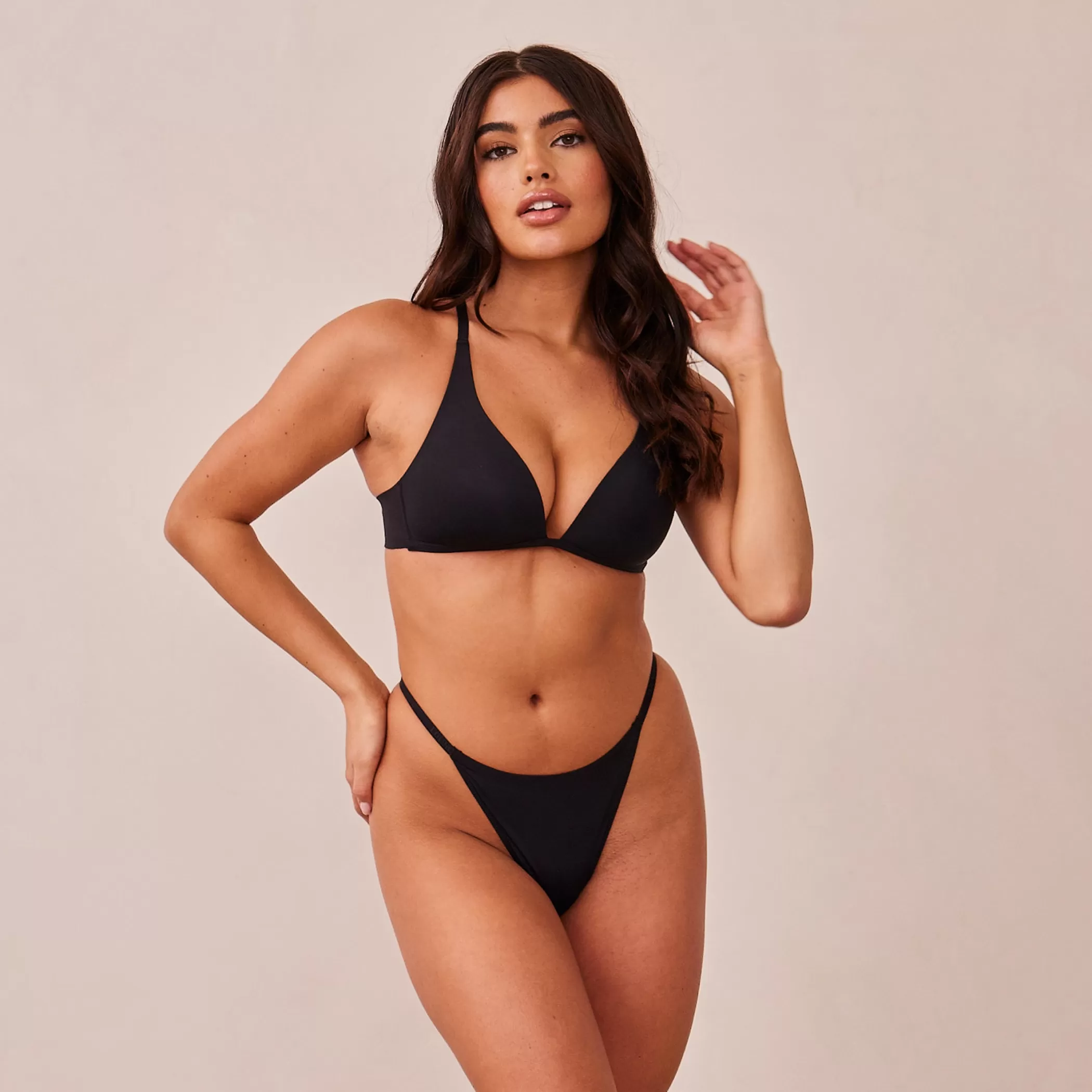 Solutions | T-shirt Bras | Lounge Light Non-wire Plunge T-shirt Bra & Thong/Briefs Set - Black