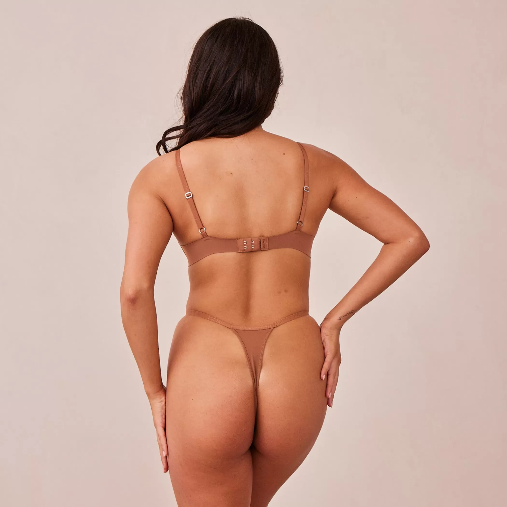 Solutions | T-shirt Bras | Lounge Light Non-wire Plunge T-shirt Bra & Thong/Briefs Set - Mocha